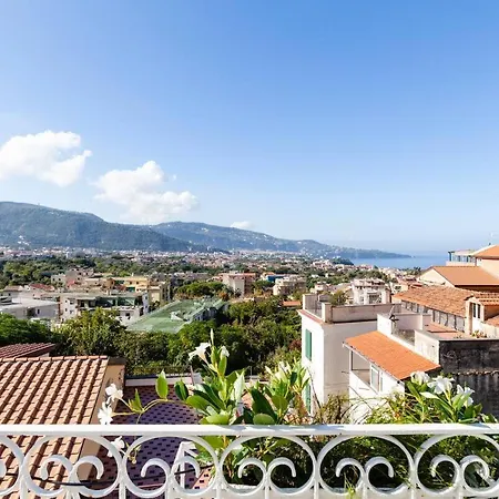 Attico Panoramico Sorrento Apartamento *