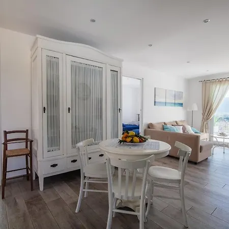 Attico Panoramico Sorrento Apartmán
